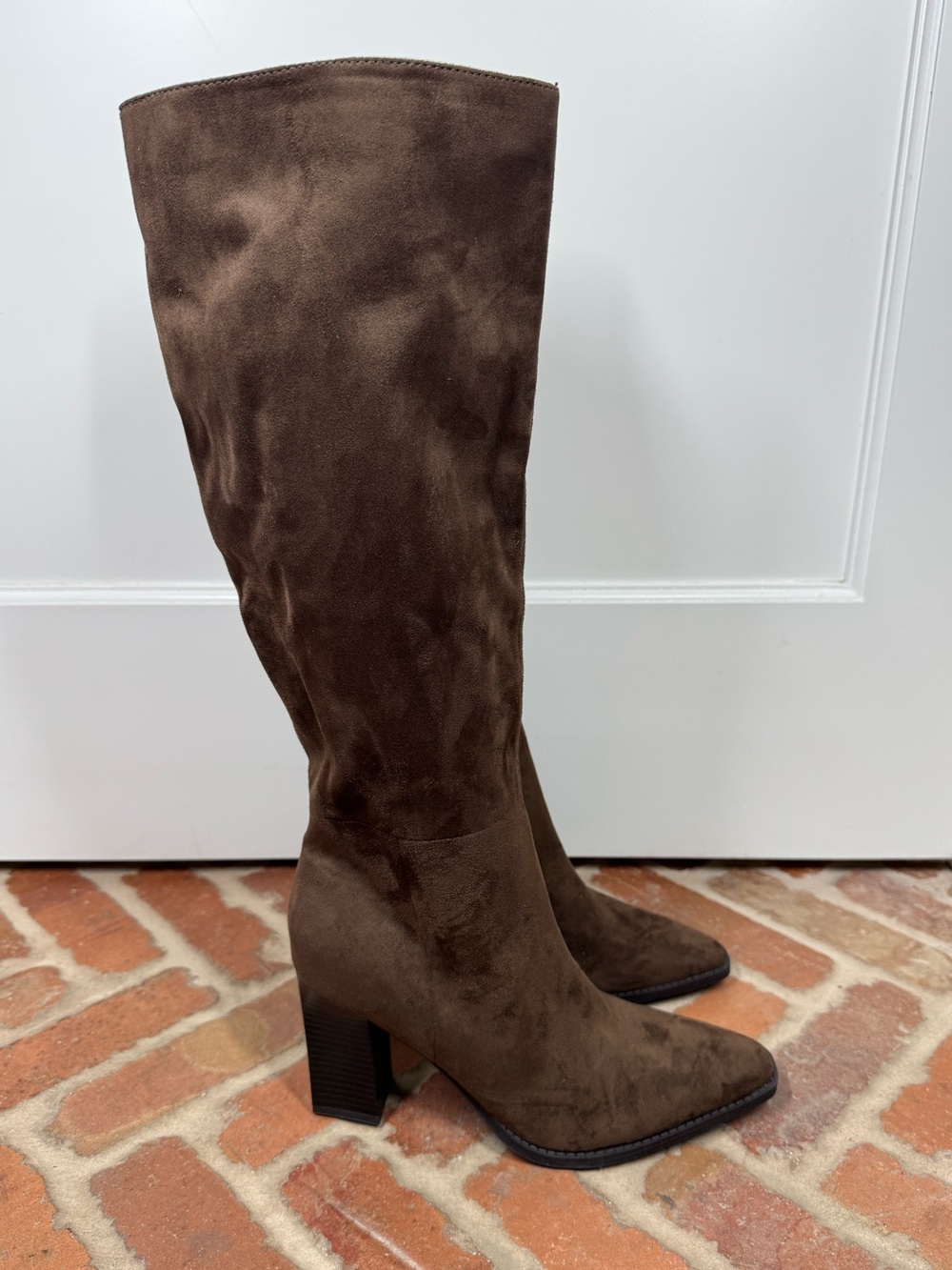 Nine West Zeran Knee High Boots Brown faux suede Size 9 Block Heel Full Zip fall